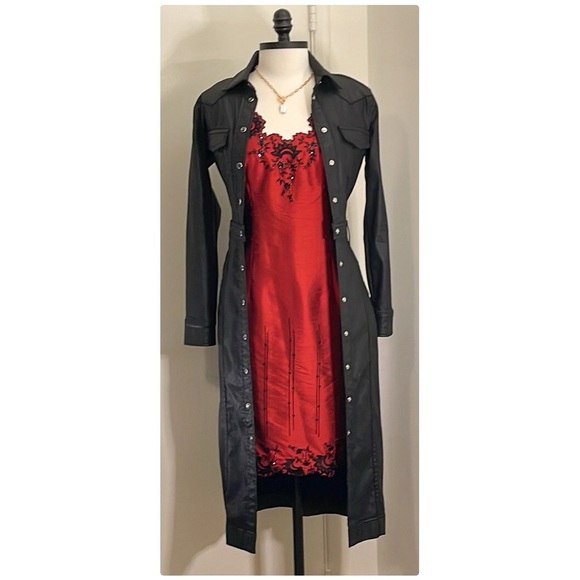 💕Beautiful Red Festive Holiday Dress with Beautiful Black Embroidery & Sequins - Picture 13 of 15